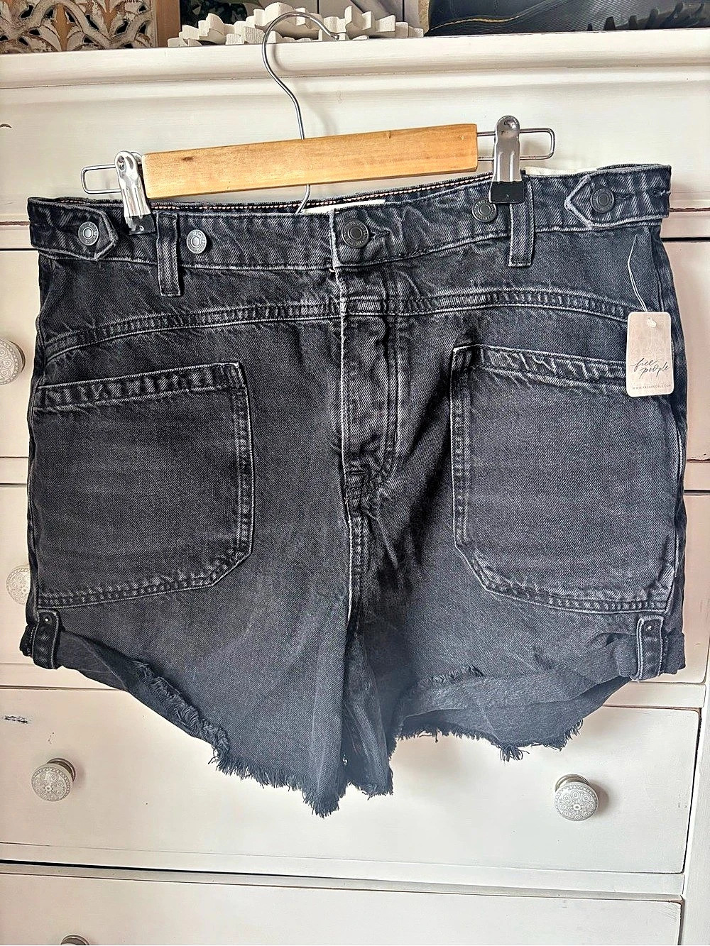 Free People Palmer Mid Rise Shorts Black Waist 31 NWT